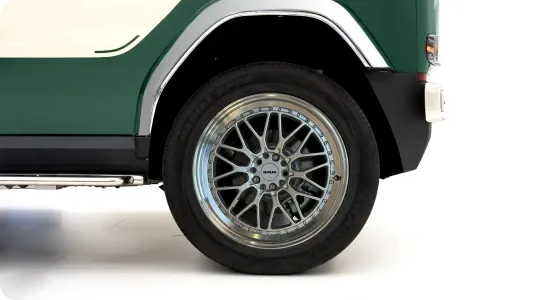 Retro Chrome Wheel + At Pirelli Tire